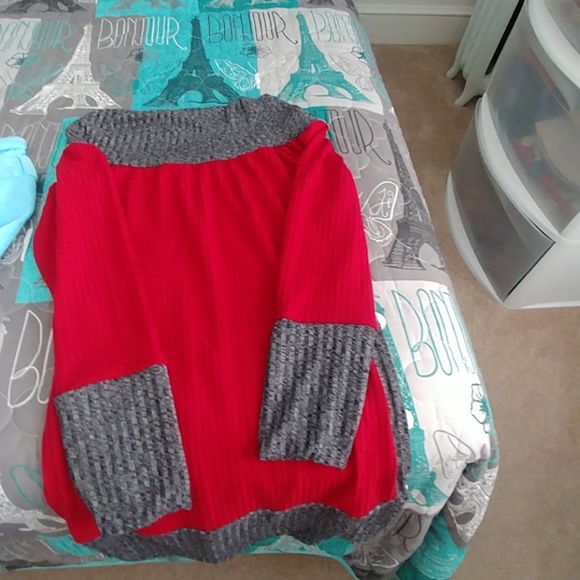 Clothes - Picture 4 of 8